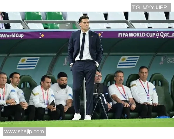 穿西装的足球球星：优雅与激情并存的赛场之外魅力展示